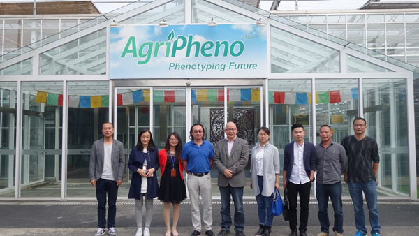 海南省省資源所所長方宣鈞博士一行參觀考察AgriPheno平臺